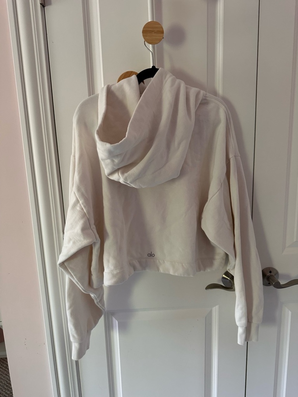ALO Yoga Bae Women's Large Cream Cropped Hoodie - Picture 4 of 9